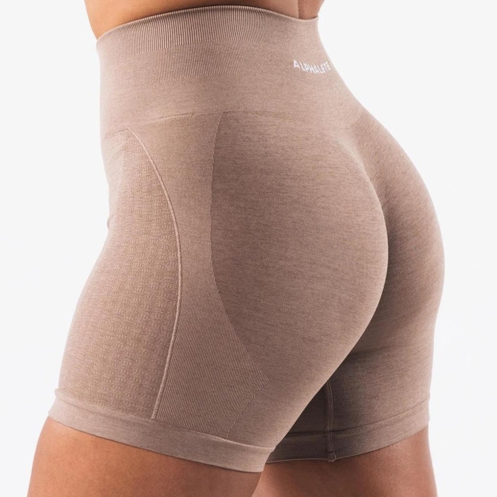 Alphalete contour short 5” clay